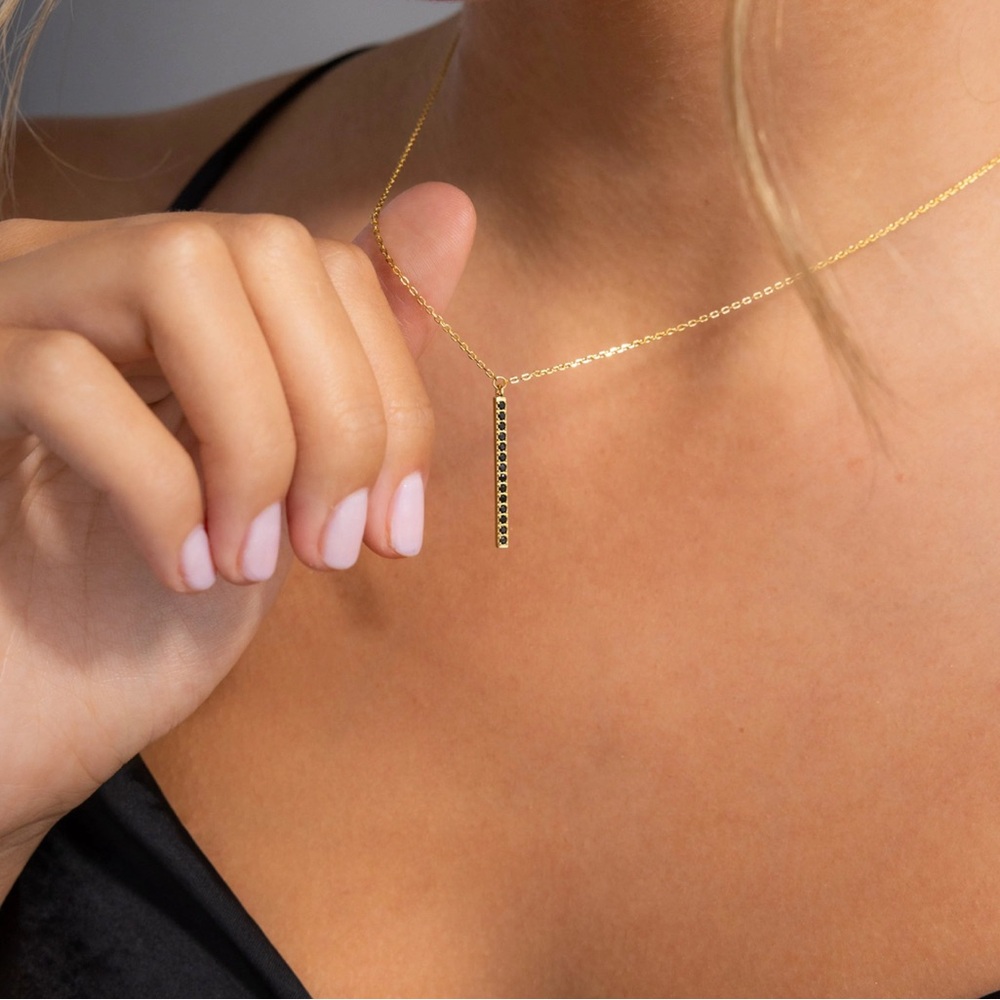 Caitlin Minimalist Onyx Bar pendant necklace 18k gold brand new